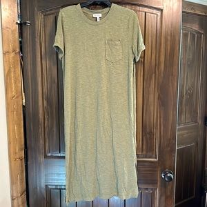 Jessica Simpson T Shirt Dress in Olive - L